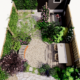 Isometrisch 3D-ontwerp van een biodiverse stadstuin in Rosmalen met trampoline, weelderige borders en diverse functionele zones.
