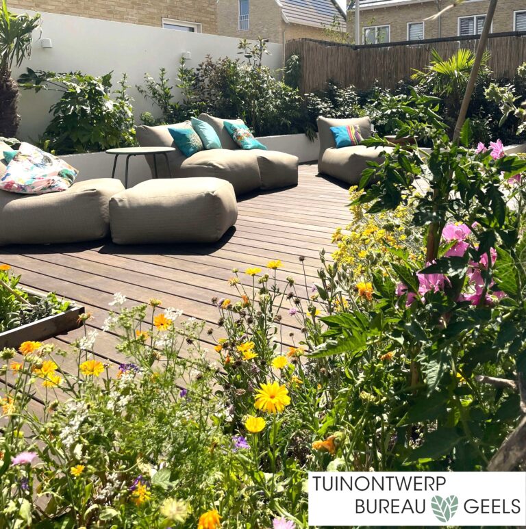 Loungeterras Ibiza stijl
